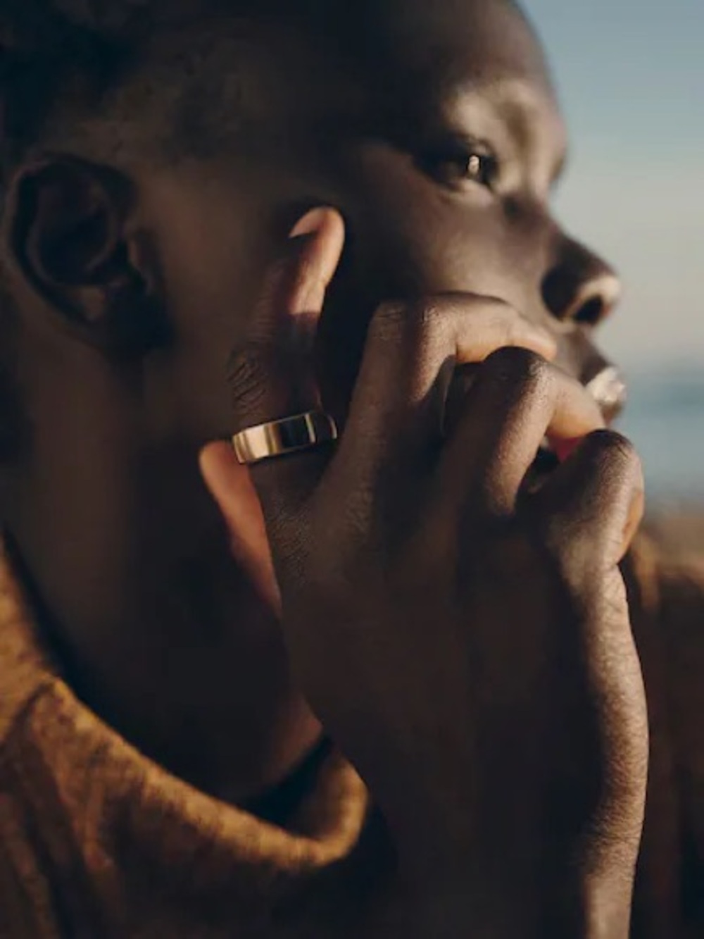 Oura Ring Gen 3 - Gold - Size 8 Smart Ring With Charging Dock - Picture 8 of 8